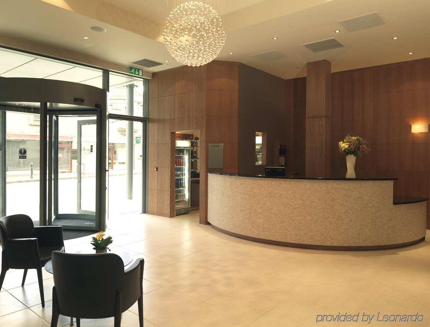 Hilton Garden Inn Aberdeen City Centre Интерьер фото