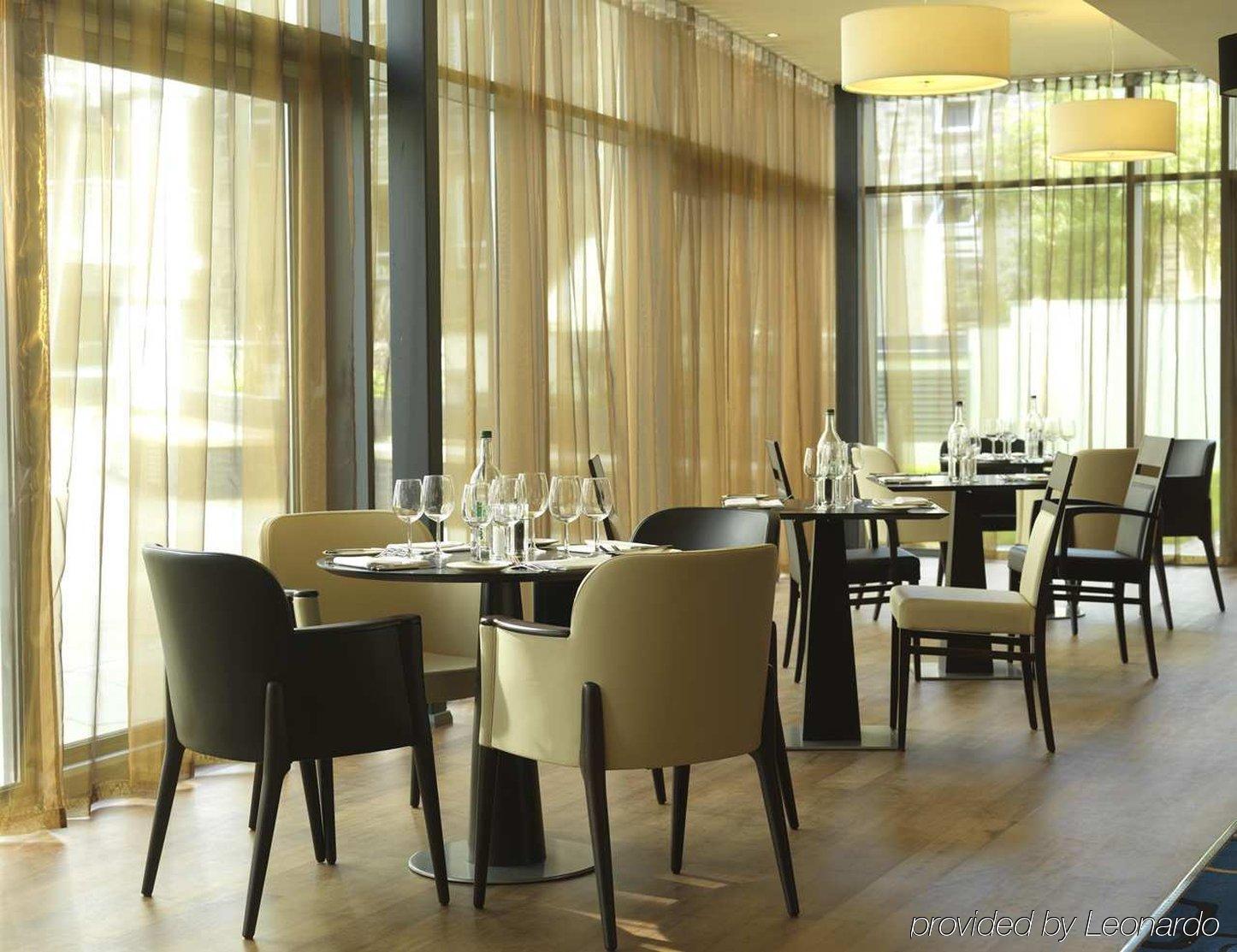 Hilton Garden Inn Aberdeen City Centre Экстерьер фото