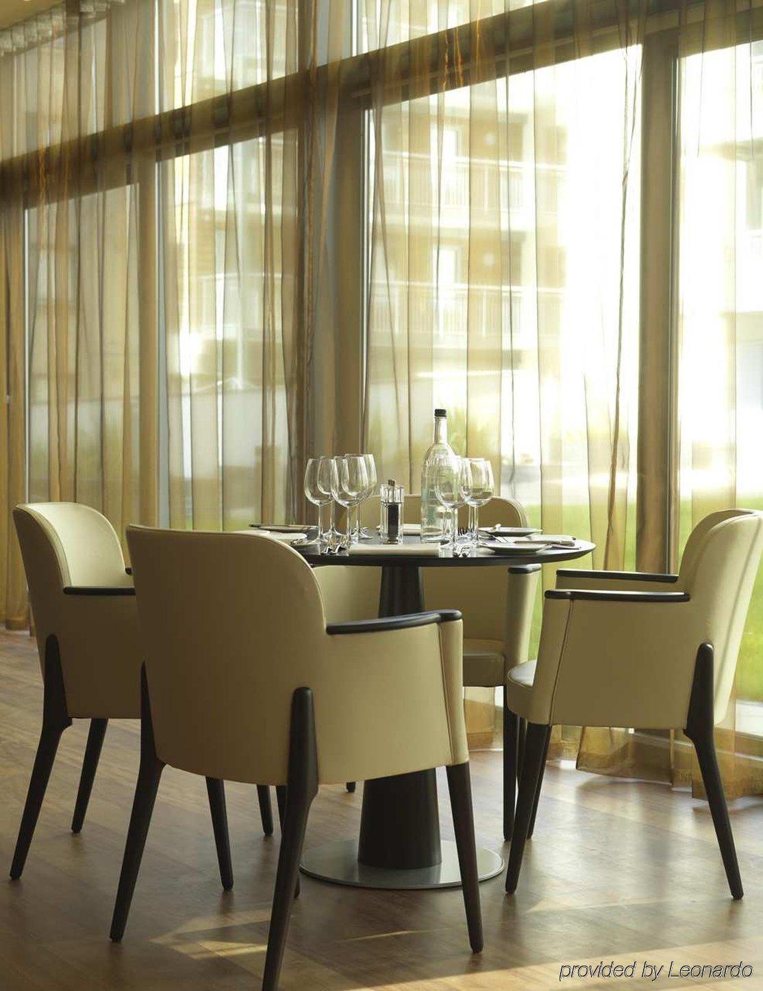 Hilton Garden Inn Aberdeen City Centre Экстерьер фото