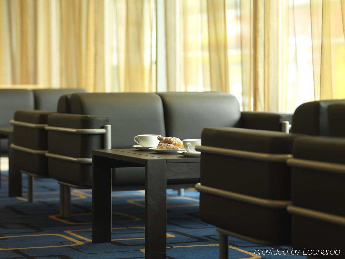 Hilton Garden Inn Aberdeen City Centre Экстерьер фото