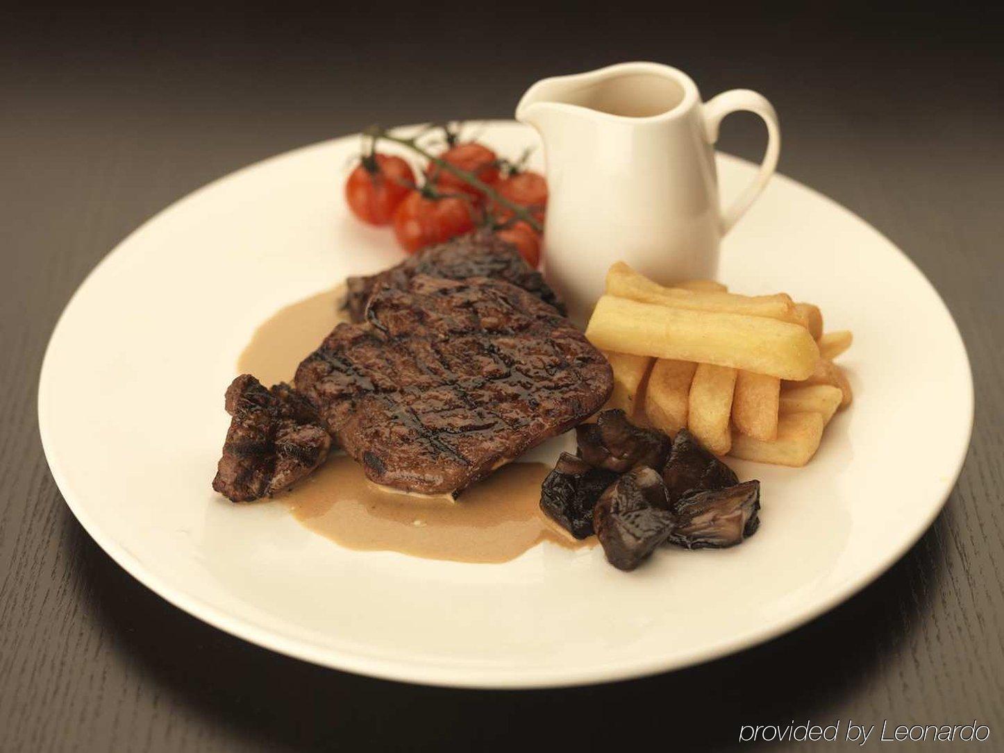 Hilton Garden Inn Aberdeen City Centre Экстерьер фото
