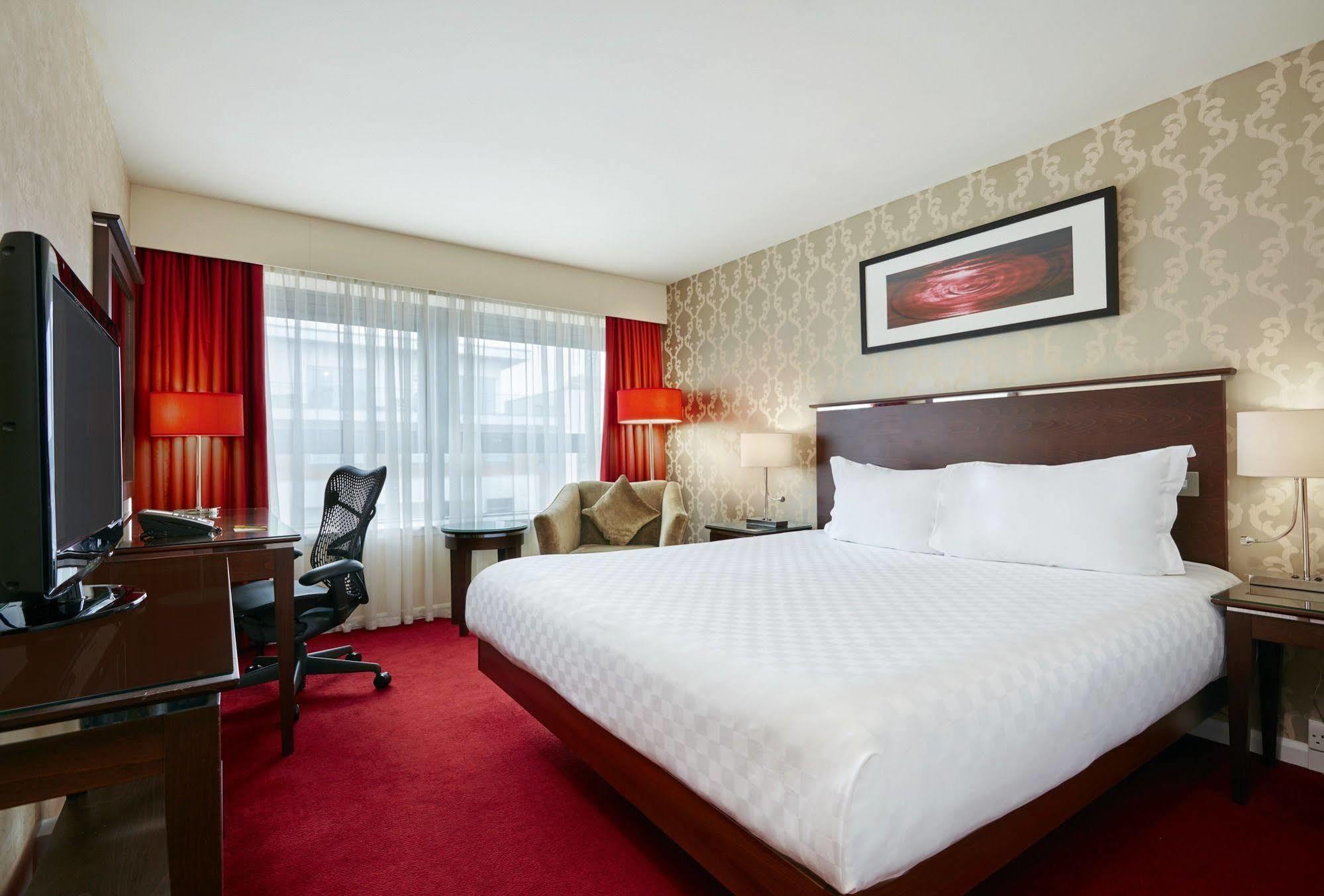 Hilton Garden Inn Aberdeen City Centre Экстерьер фото