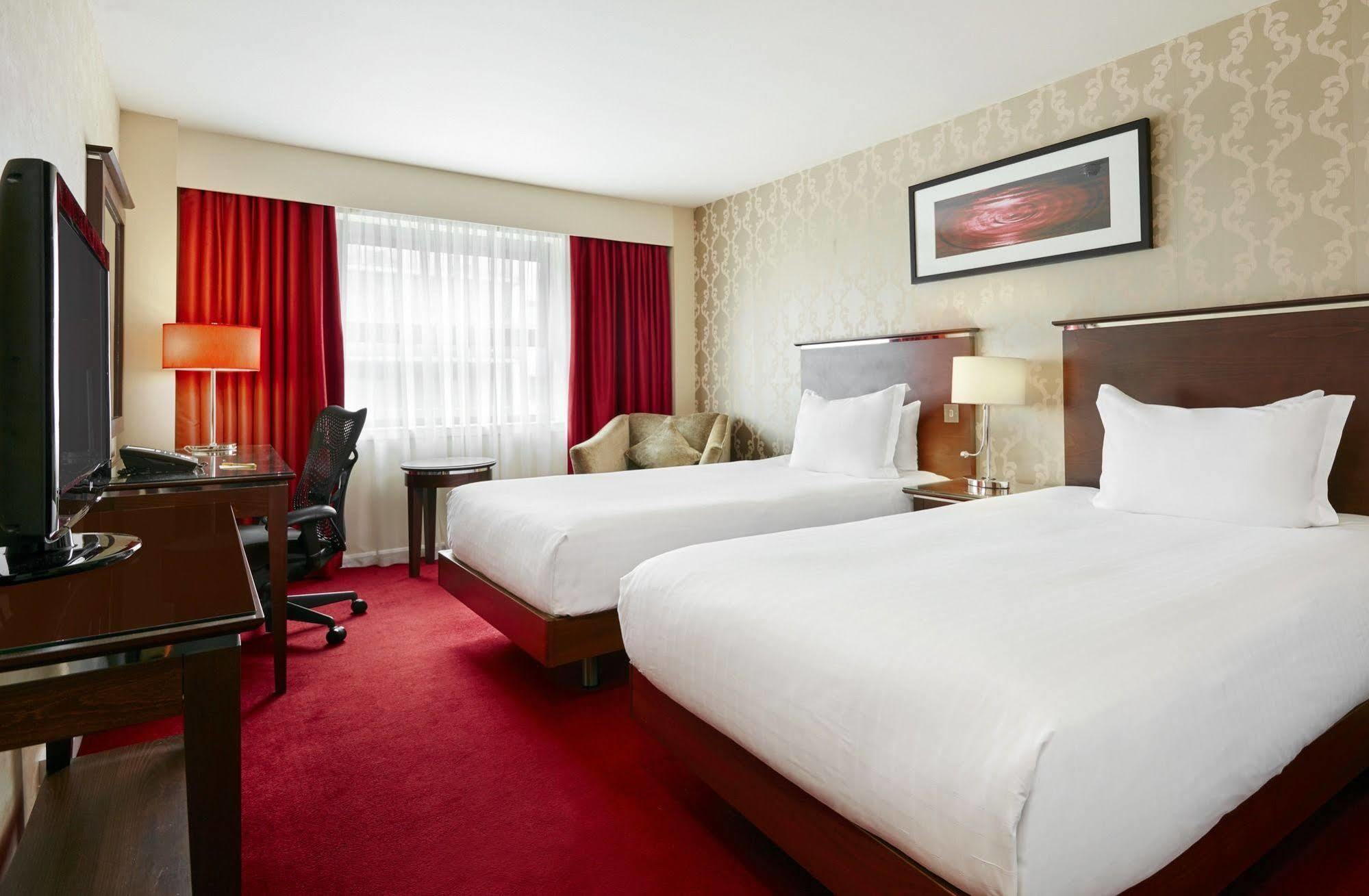 Hilton Garden Inn Aberdeen City Centre Экстерьер фото