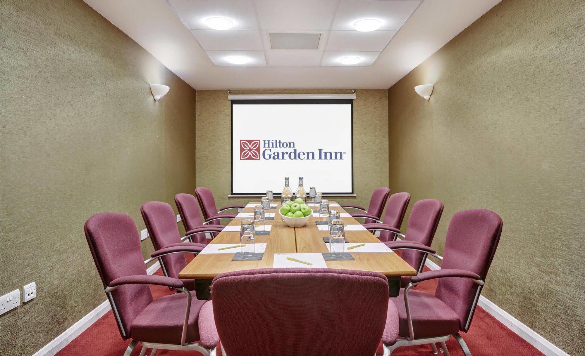 Hilton Garden Inn Aberdeen City Centre Экстерьер фото