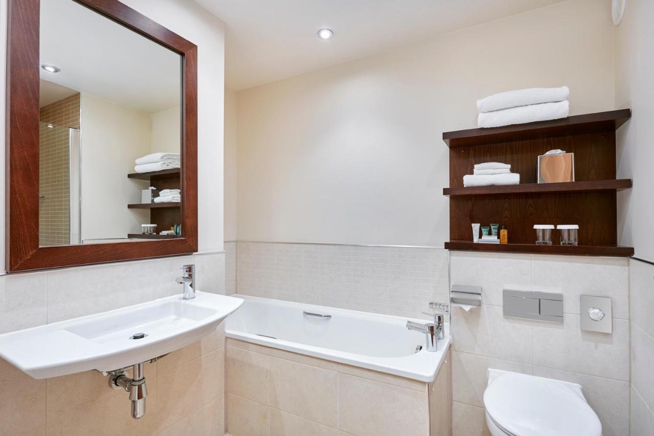 Hilton Garden Inn Aberdeen City Centre Экстерьер фото