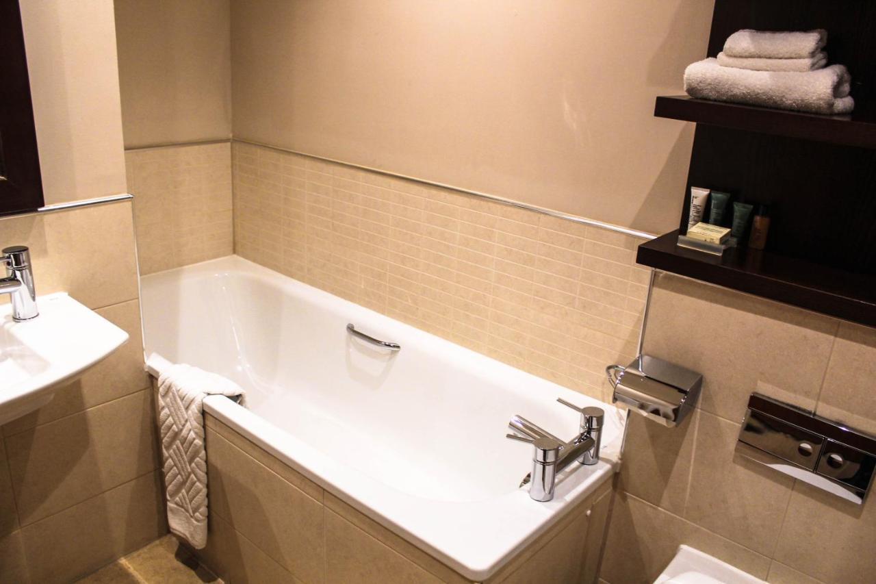 Hilton Garden Inn Aberdeen City Centre Экстерьер фото